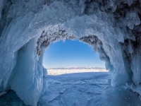 Ледяной грот на Ольхоне. Байкал (2)